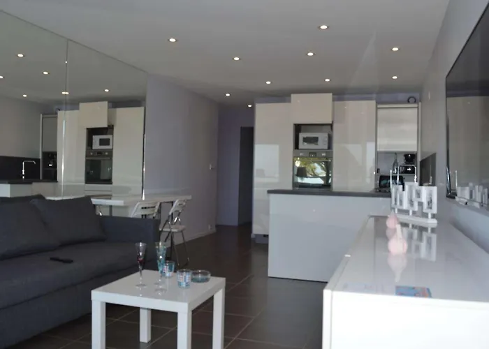 T2 Climatise Avec Parking, 4 Couchages - Port Camargue - Fr-1-250-139 公寓