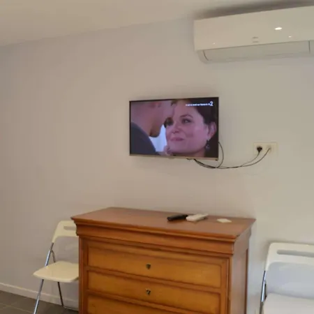 T2 Climatise Avec Parking, 4 Couchages - Port Camargue - Fr-1-250-139 لو غراو دو روا