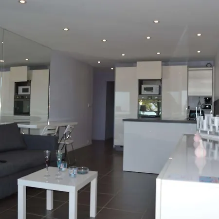 T2 Climatise Avec Parking, 4 Couchages - Port Camargue - Fr-1-250-139 شقة